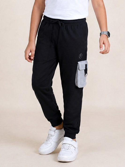 Kiddopanto Boys Cotton Fleece Single Contrast Cargo Pocket Track Pant