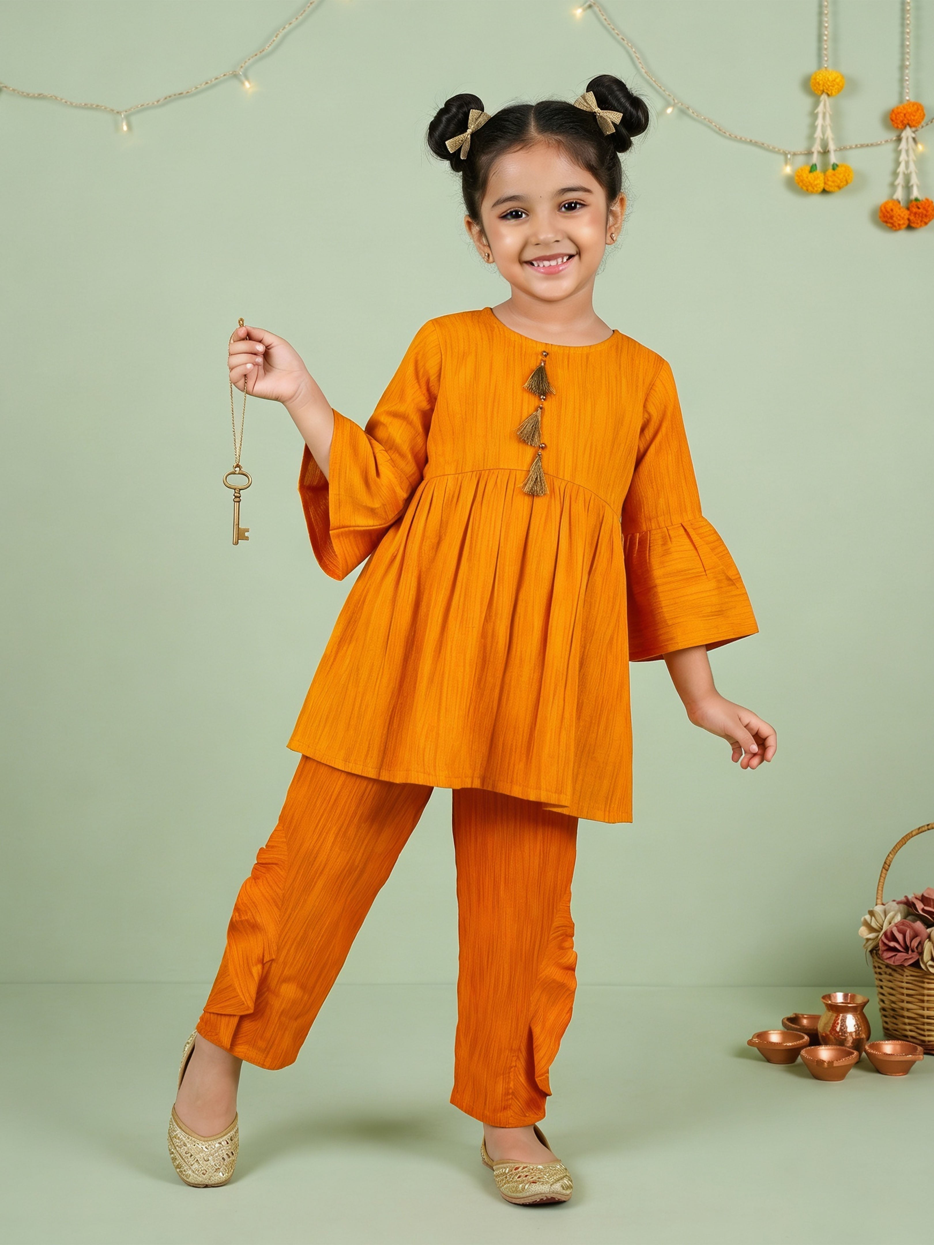 Kiddopanti Girls Polyester Woven Solid Short Kurta & Pant Set