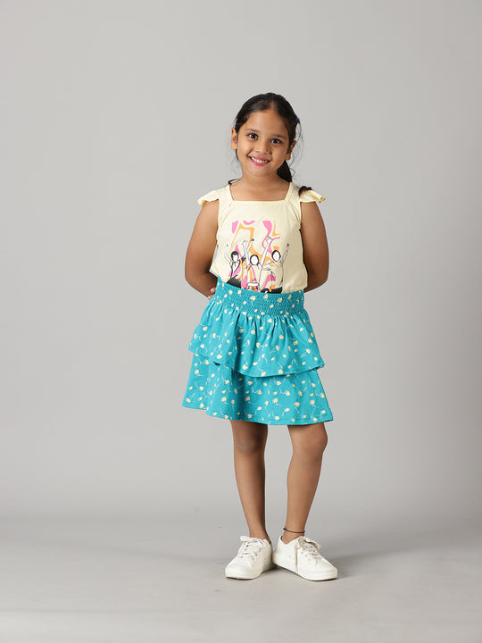 Girls Frill Sleeve Square Neck Tee With AOP Printed Layerd Skirt Set