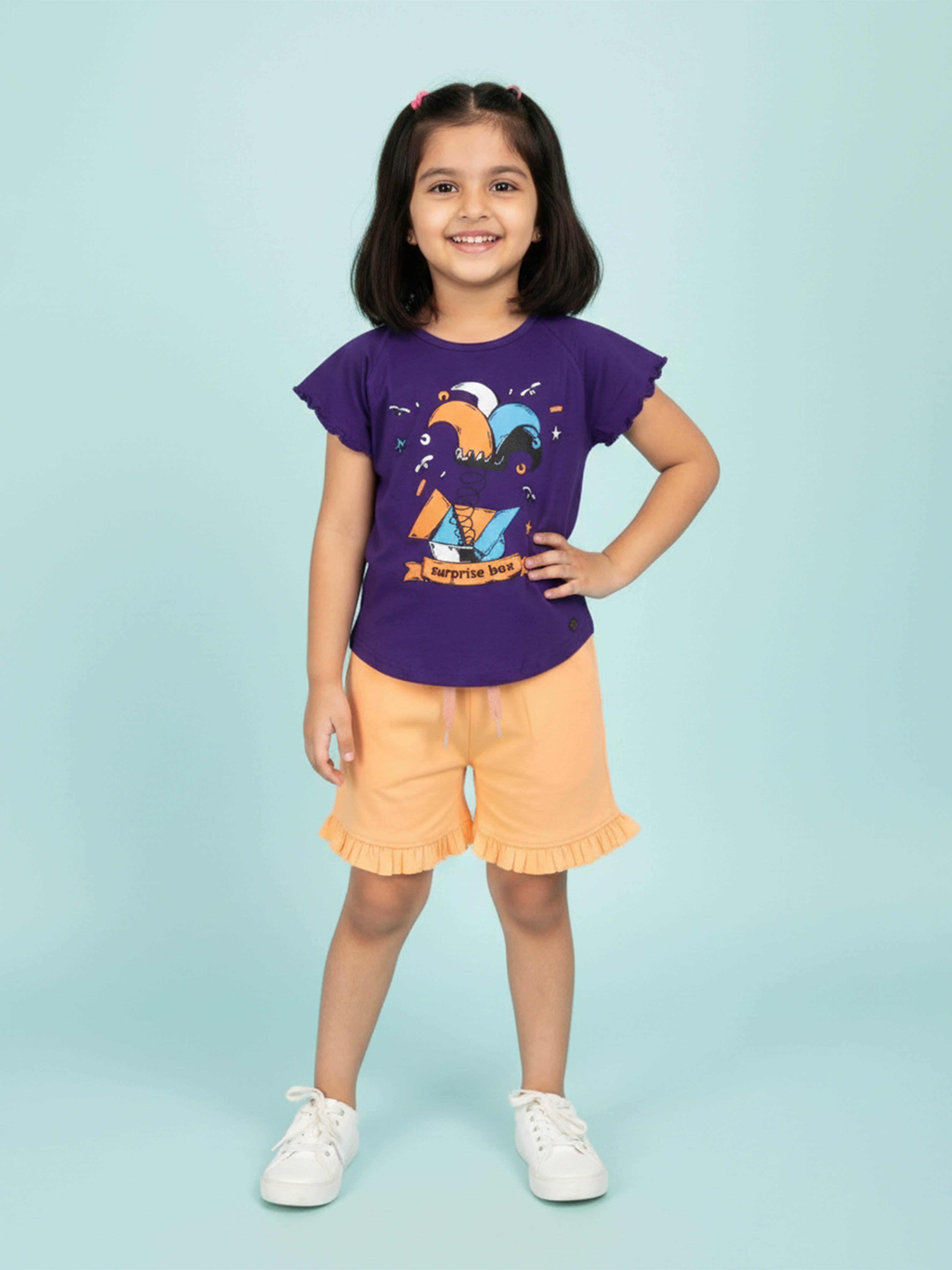 Kiddopanti Girls Printed Raglan Sleeve Tee & Bottom Hem Frill Shorts Set