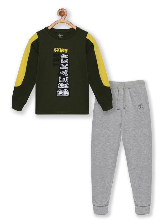 Boys Shoulder Panel Chest Print Tee & Solid Track Pant