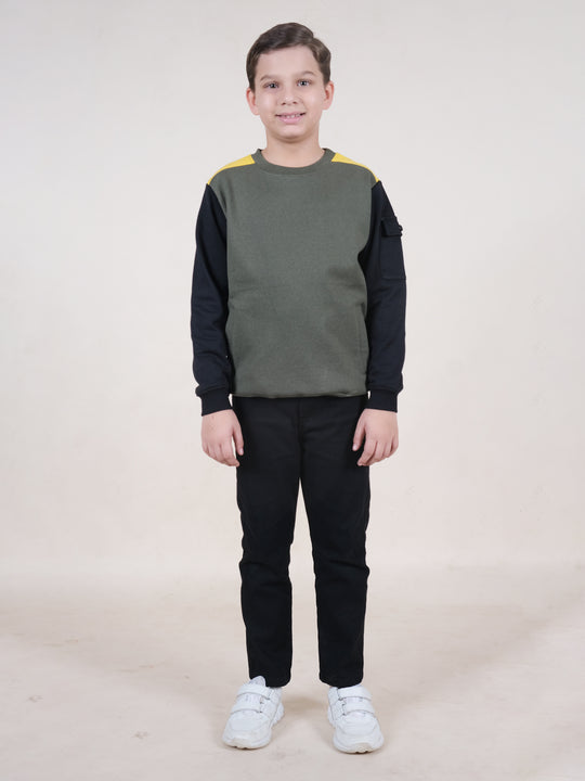 Boys Fleece Full Sleeves Colour Block Cut & Sew Sweatshirt With Jeans Set