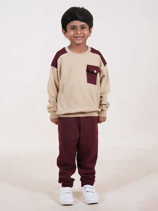 Boys Fleece Full Sleeves Drop Shoulder Cut And Sew Detailed Sweatshirt With Jogger