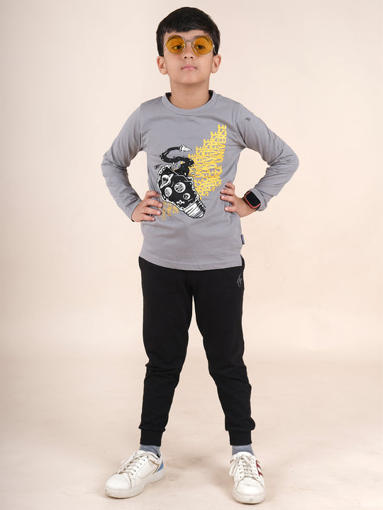 Boys Cotton Full Sleeves Printed Tee With Joggers Set