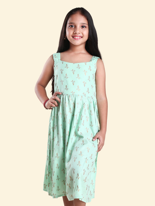 Girls Rayon Sleeveless Printed Square Neck Frock