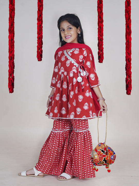 Girls Cotton Three-Fourth Sleeves Flower Printed Kurta Sharara Dupatta With Potli Set