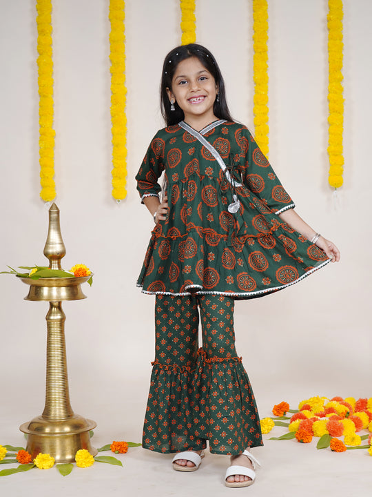 Girls 3/4th Sleeves Ethnic Motif Printed Kurta With Sharara