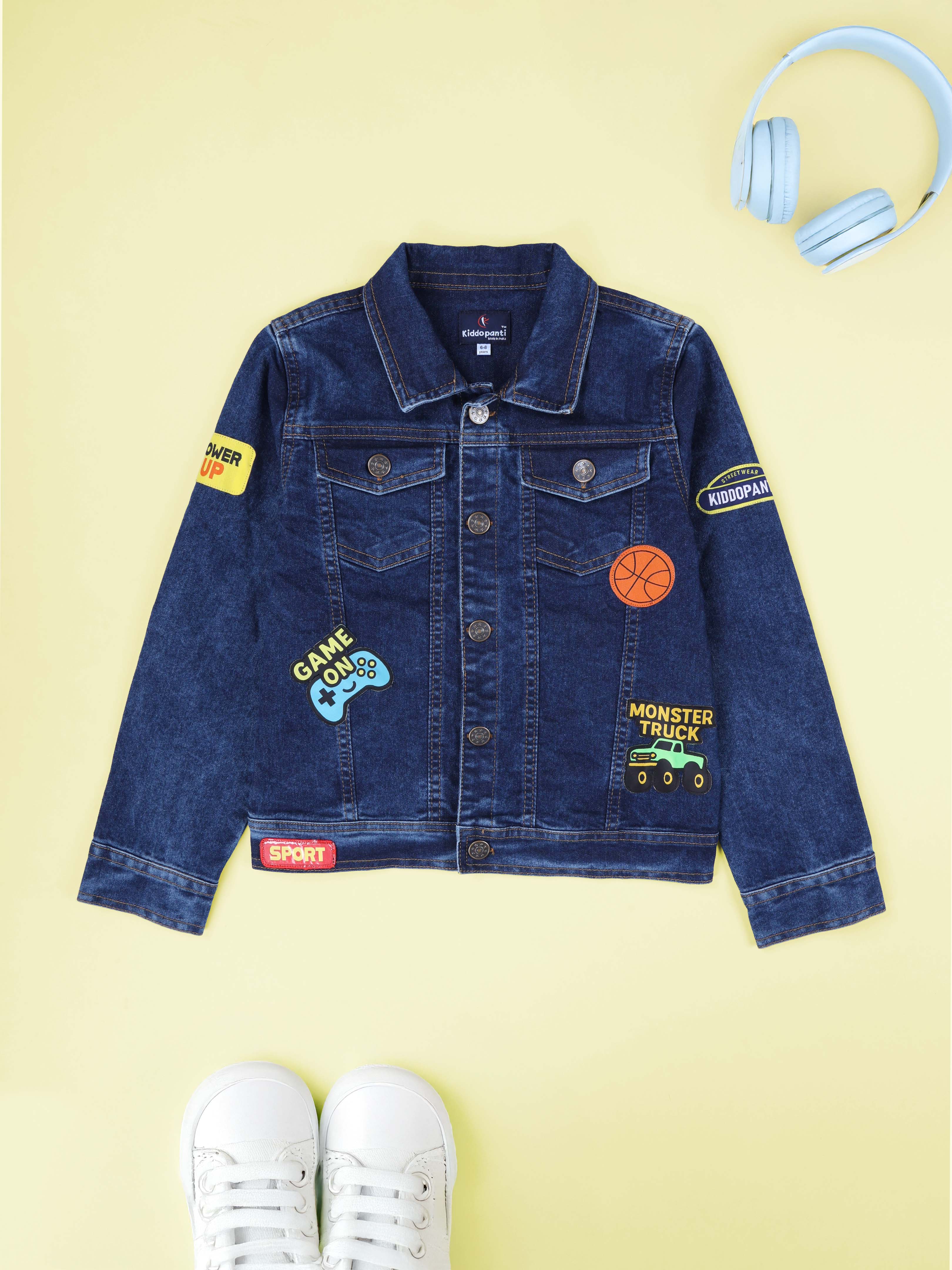 KiddoPanti Boys Full Sleeve Collar Neck Denim Jacket With MultiBadge