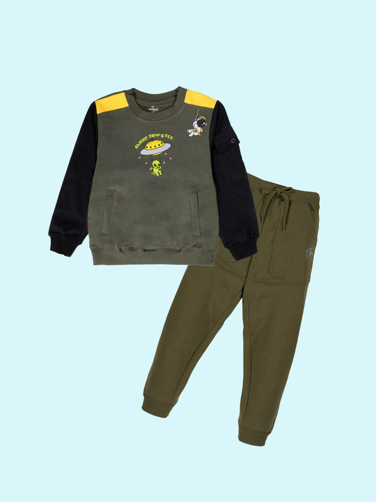 Boys Round Neck Sweatshirts With Pocket With Multi Print & Track Pant Set