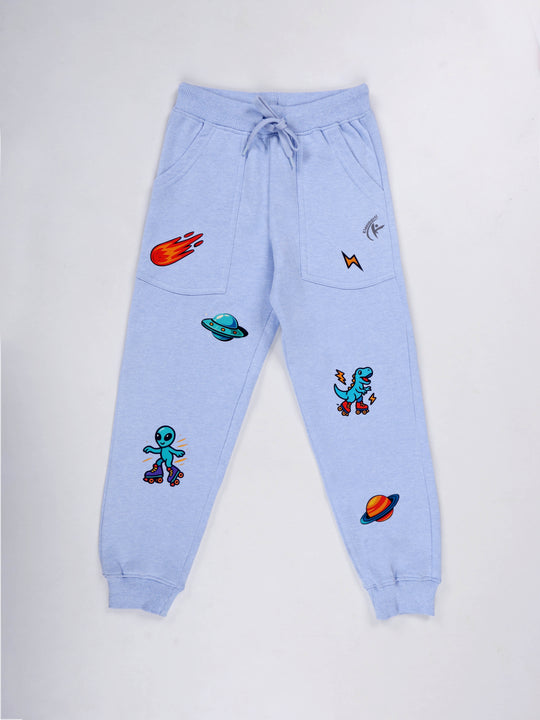 KiddoPanti Boys Printed Fleece Track Pant With Multi Badge