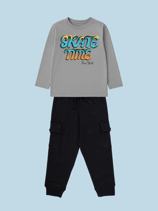 Kiddopanti Boys Tiger Roar Printed Full Sleeve Round Neck Tee & Knit Cargo Jogger Pants Coorde Set