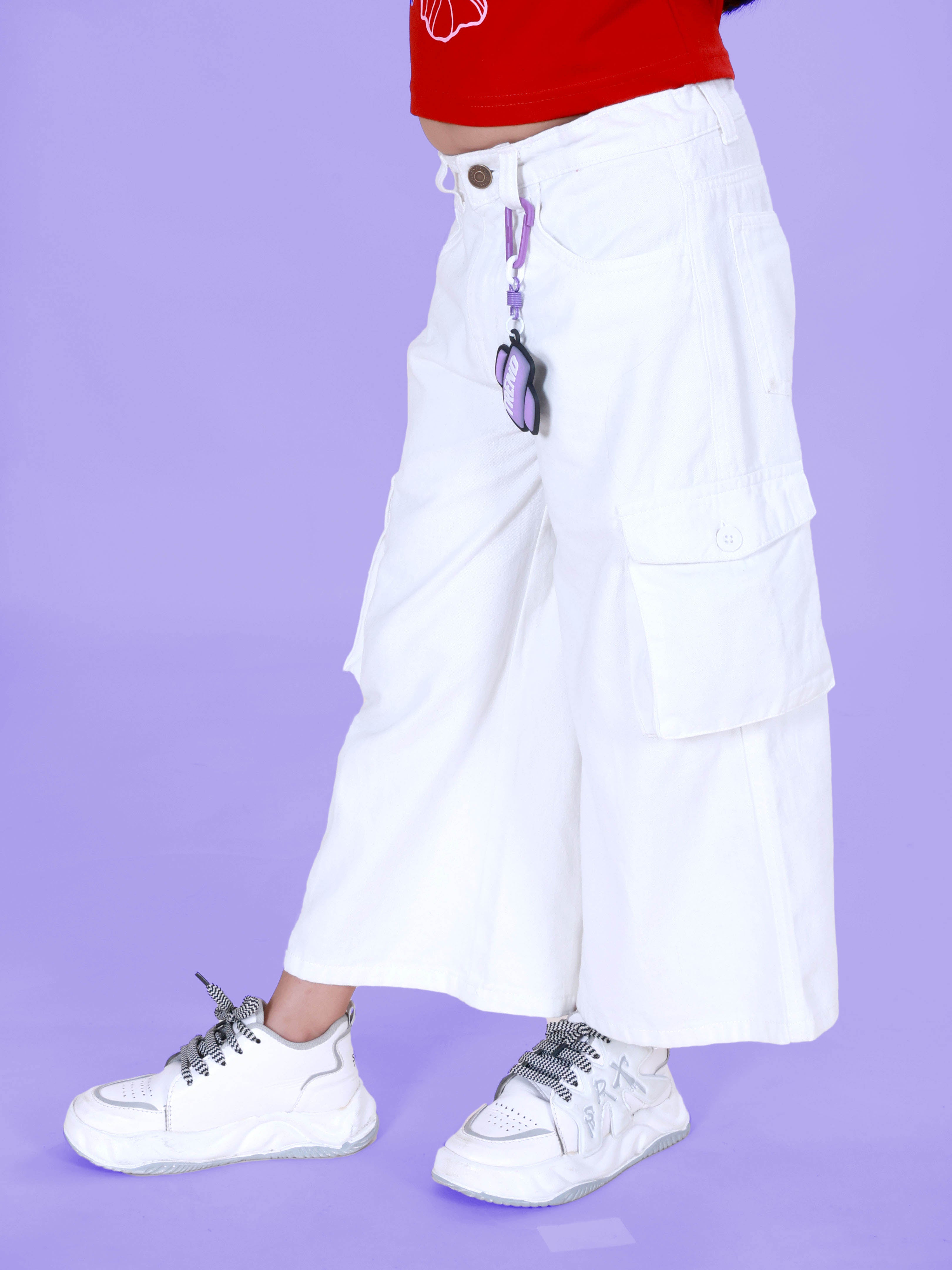 Girls Denim Woven Flared Solid Utility Cargo Pant With Trend Lavender Keychain