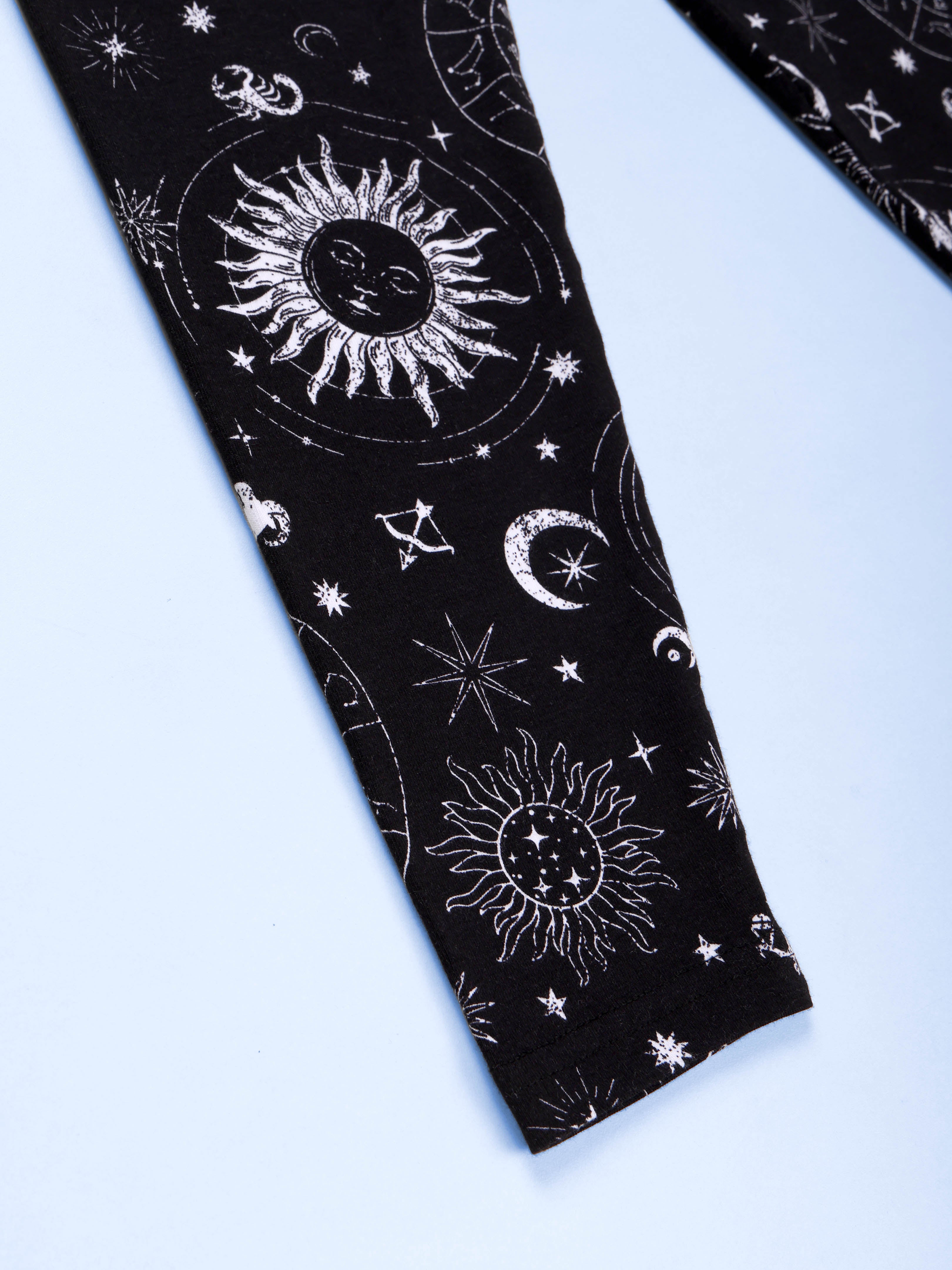 Kiddopanti Girls All Over Printed Legging