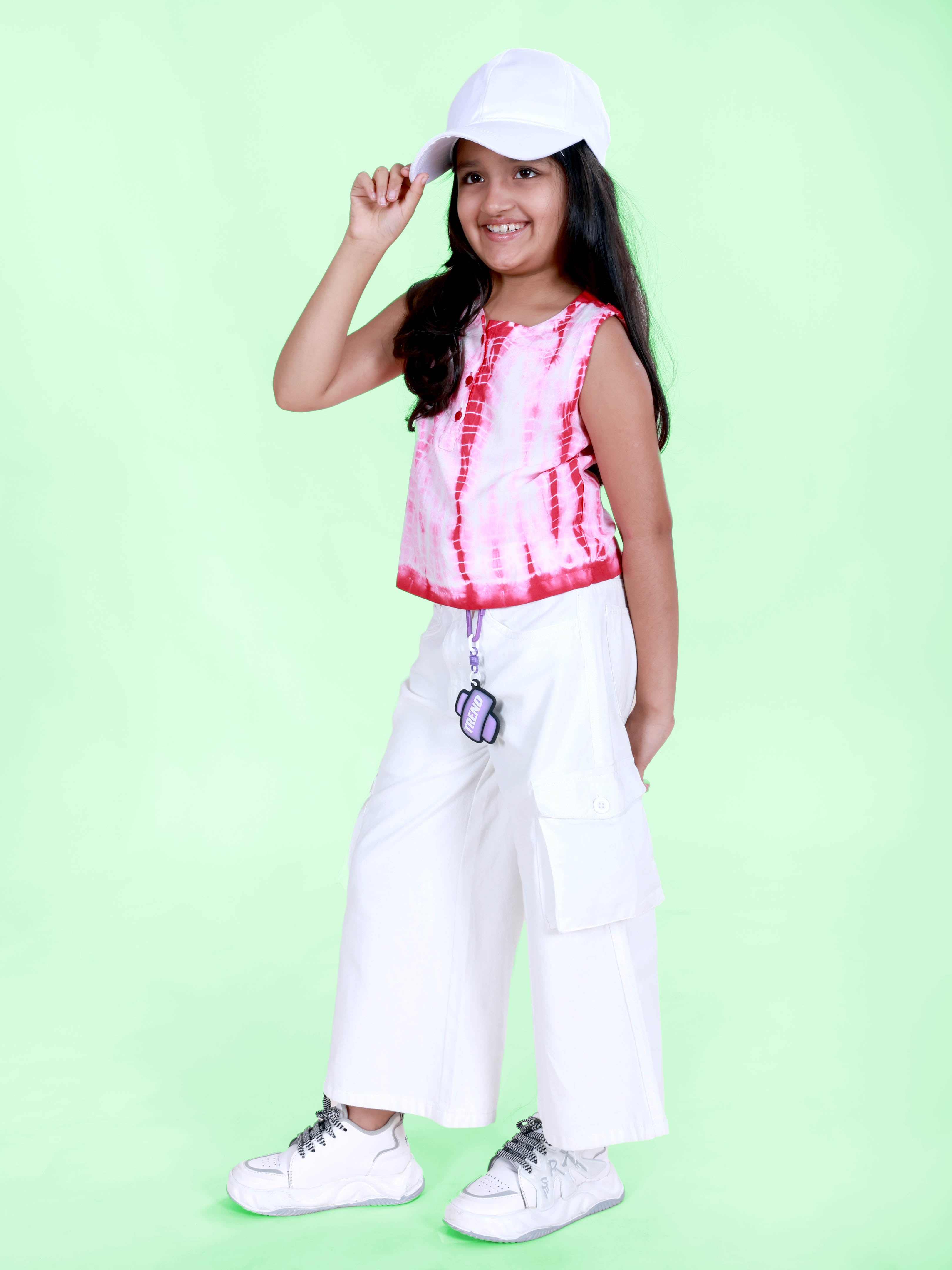 Girls Rayon Woven Sleeveless Tie-Dye Printed Top & Denim Woven Flared Solid Utility Cargo Jeans With Trend Lavender Keychain Co Ord Set