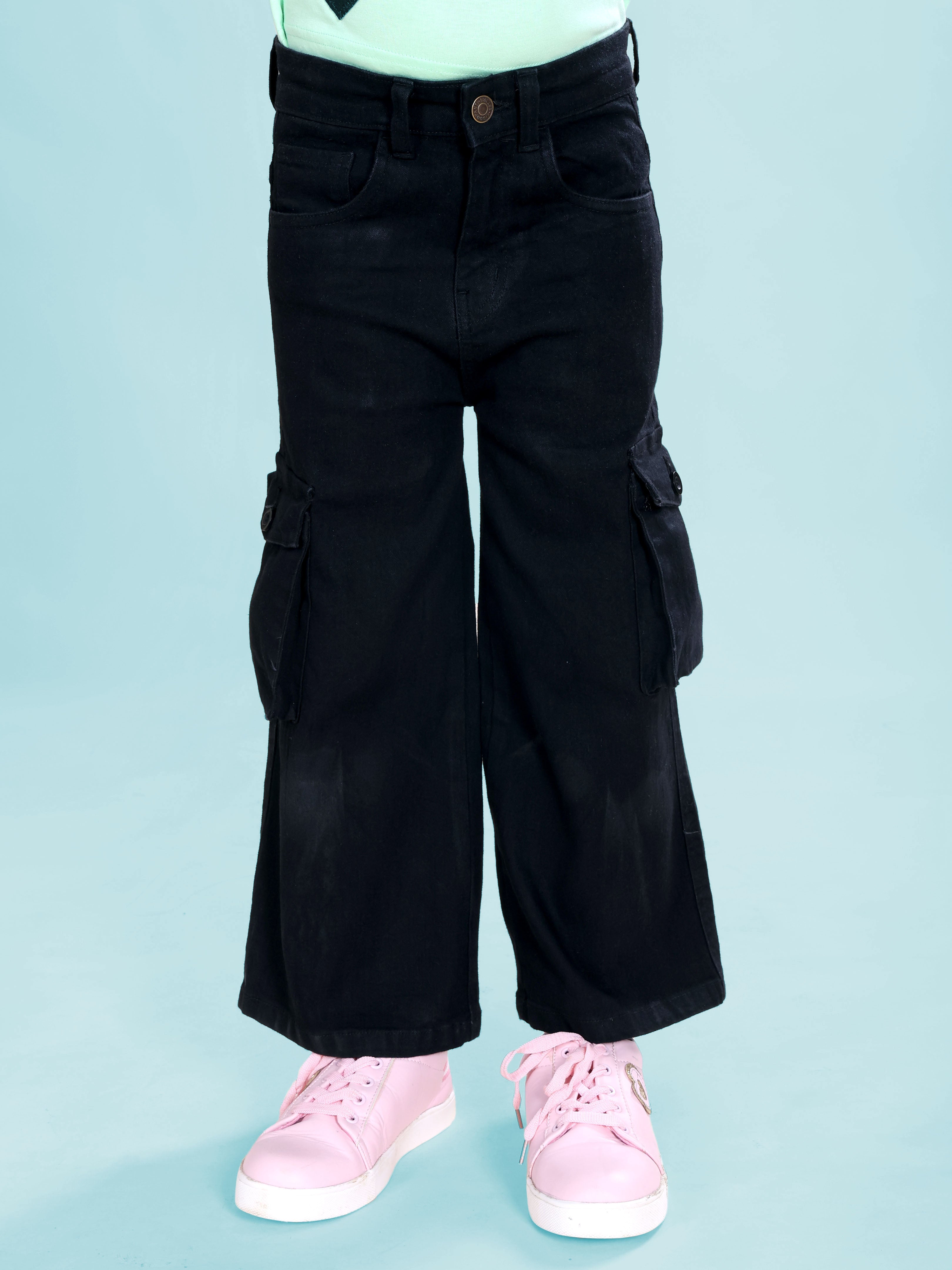 Girls Rayon Woven Half Sleeves Floral Printed Front Knot Tie Up Shirt & Denim Woven Flared Solid Utility Cargo Jeans Co Ord Set