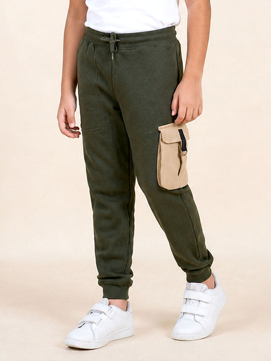 Kiddopanto Boys Cotton Fleece Single Contrast Cargo Pocket Track Pant