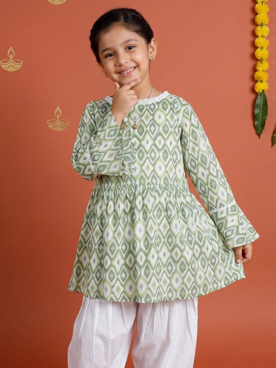 Kiddopanti Girls Cotton Woven Full Flared Sleeve Abstract Printed Kurta