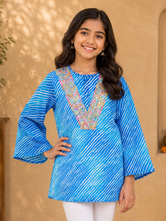 Kiddopanti Girls Polyester Georgette Leheriya Print Kurta with Embroidered Yoke Lace