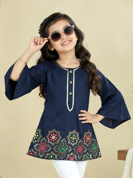 Kiddopanti Girls Rayon Woven Flared Sleeves Geometric Applique A-Line Short Kurti with Button Placket