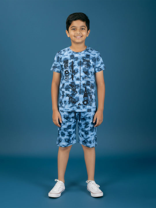 Kiddopanti Boys Cotton Tie & Dye Printed T-Shirt With Chest Print & Knee Length Shorts Set