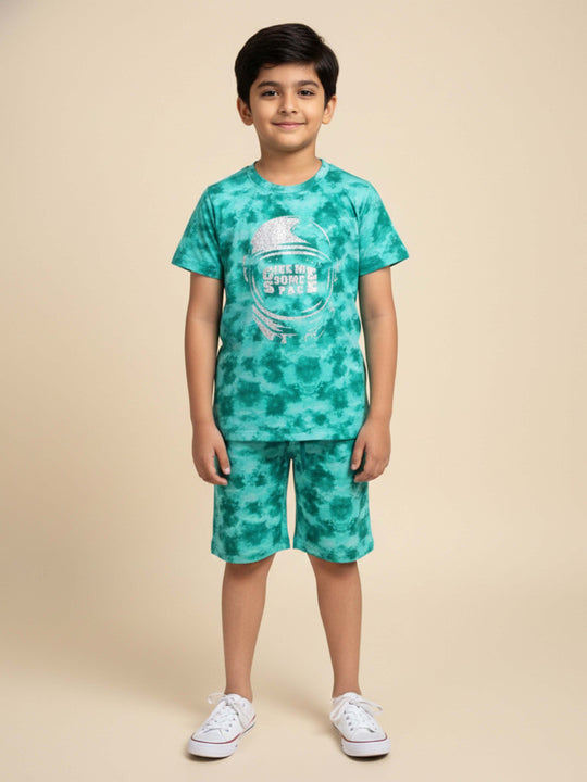 Kiddopanti Boys Cotton Tie & Dye Printed T-Shirt With Chest Print & Knee Length Shorts Set