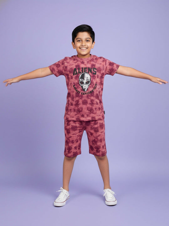 Kiddopanti Boys Cotton Tie & Dye Printed T-Shirt With Chest Print & Knee Length Shorts Set