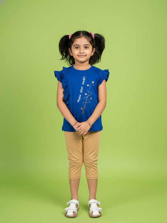 Kiddopanti Girls Half Sleeve Printed Tee With Side Frill & Solid Capri Legging Set